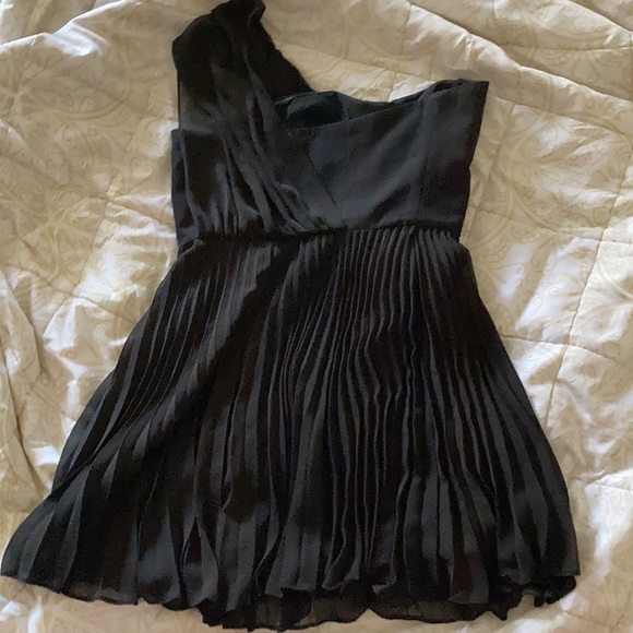 BCBGeneration One Shoulder Black Ruffles Pleated Mini Dress in Women’s Size 6 - Picture 11 of 11